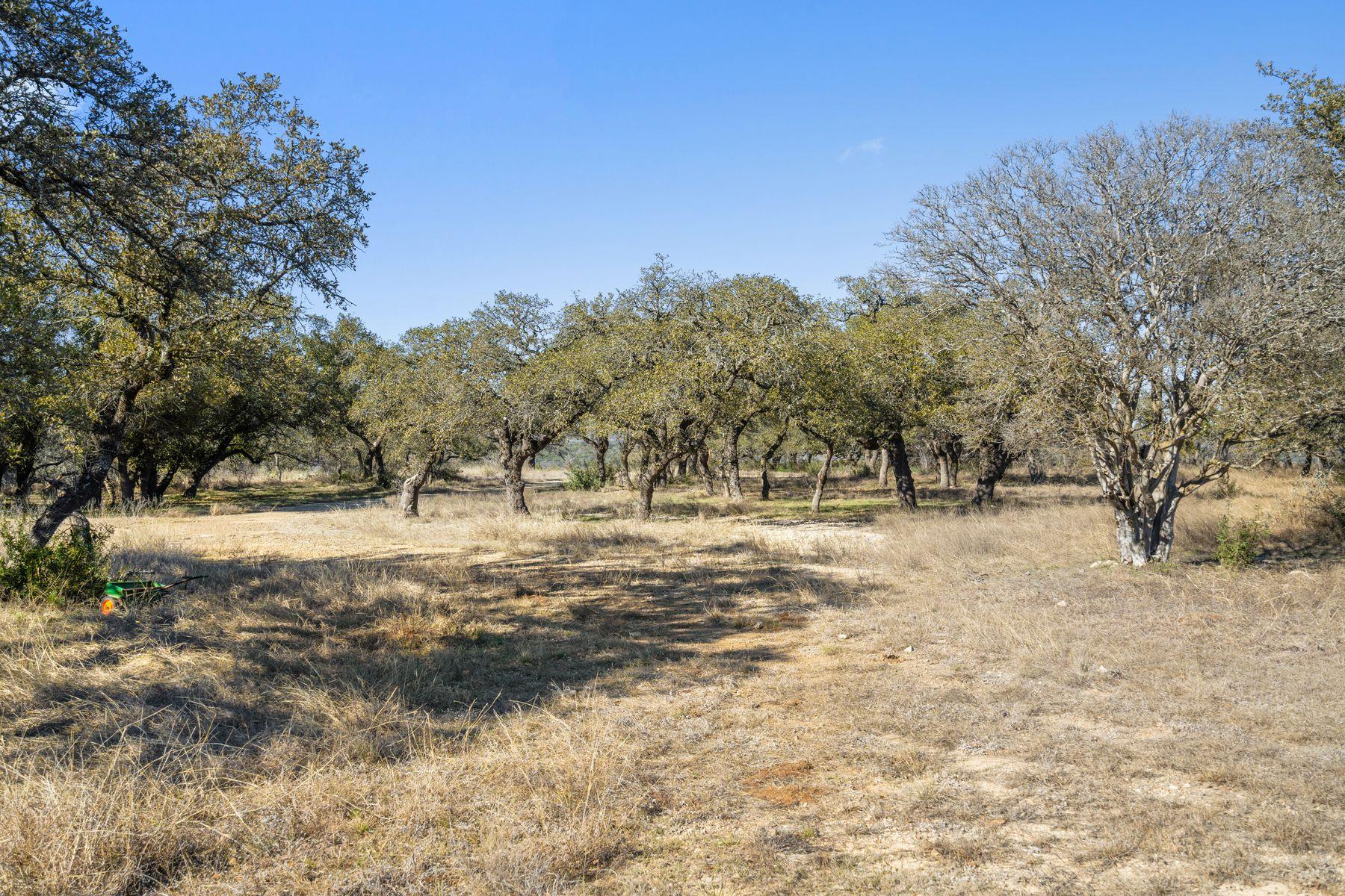 1422 RM 2766, Johnson City, TX 78636