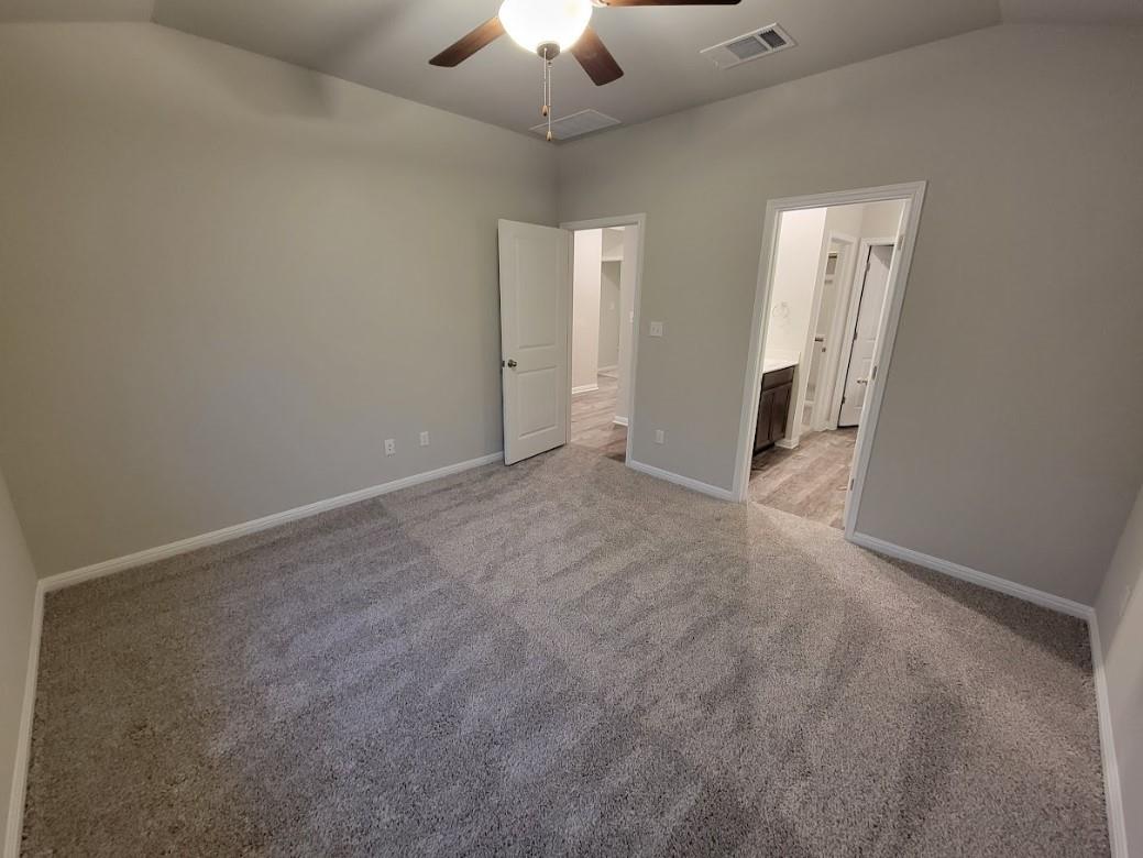 910 Main St, Hutto, TX 78634