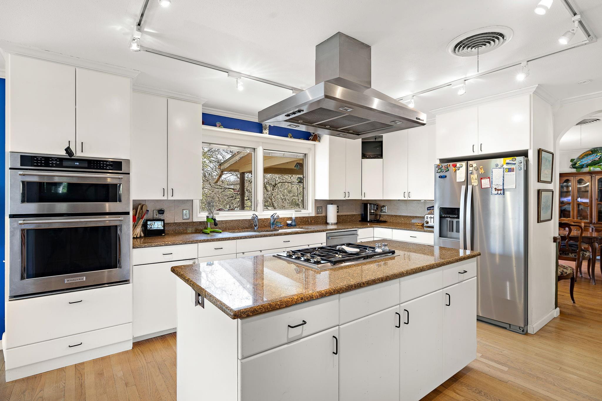 7 Inwood Cir, Austin, TX 78746