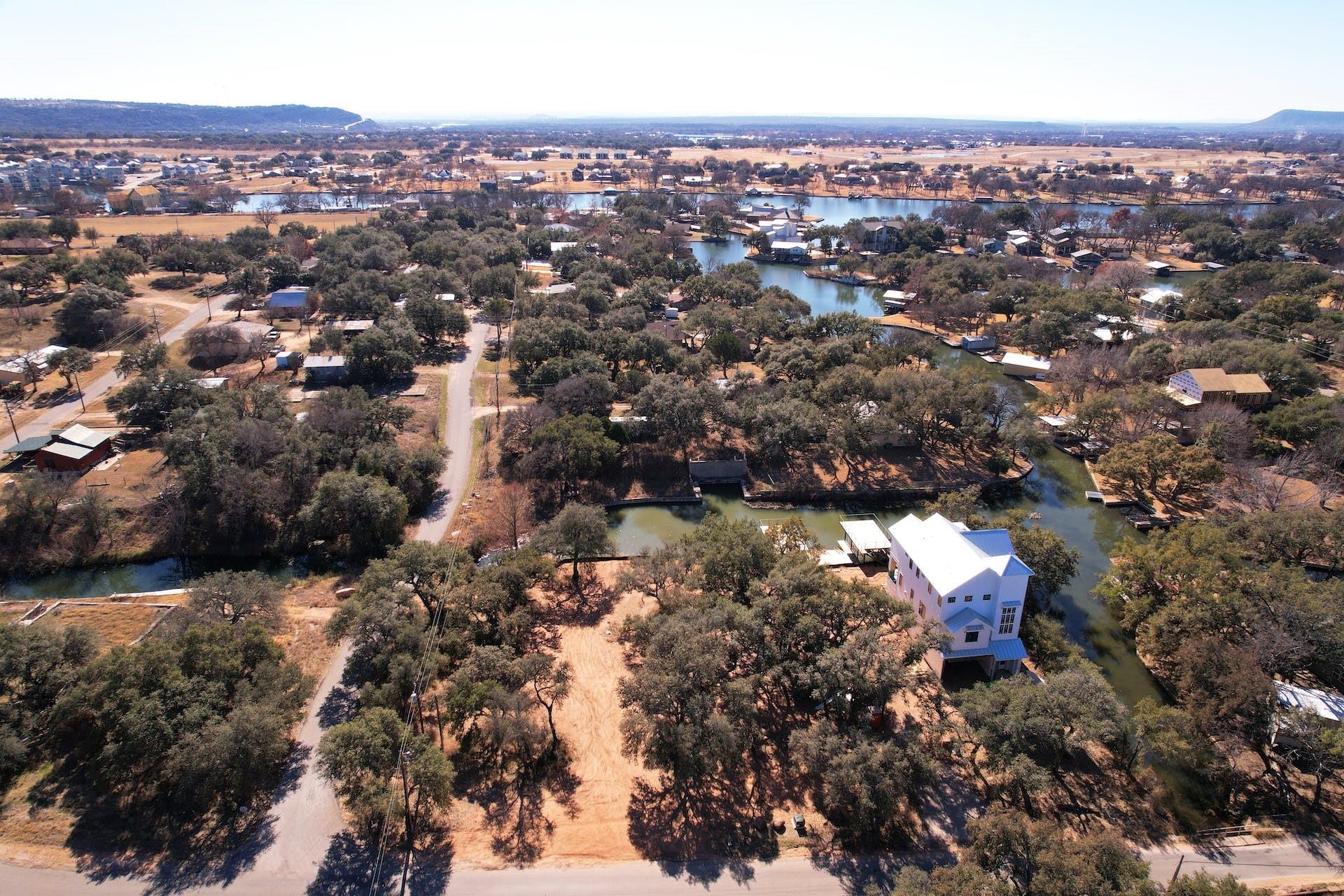 628 Williams Lakeshore, Kingsland, TX 78639