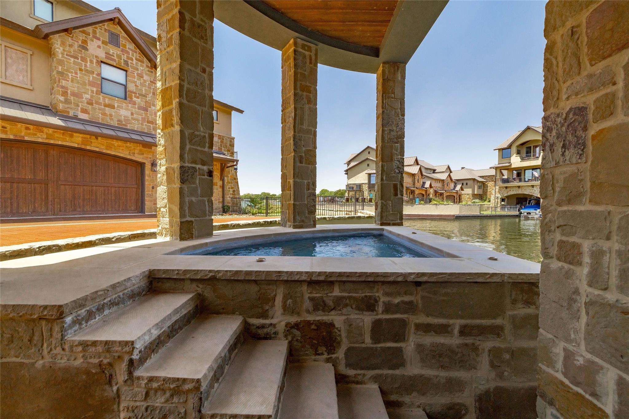 211 Chandler Way, Kingsland, TX 78639