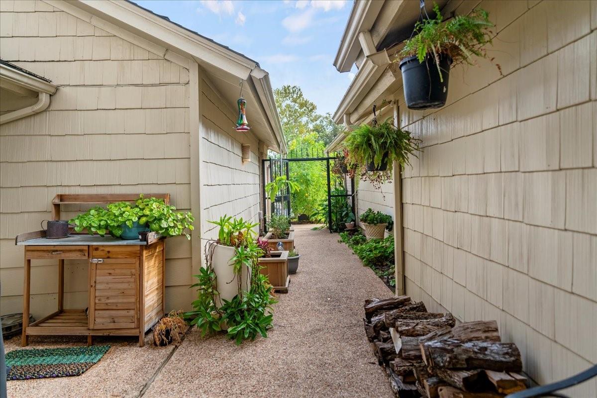 10920 Crown Colony Drive # C, Austin, TX 78747