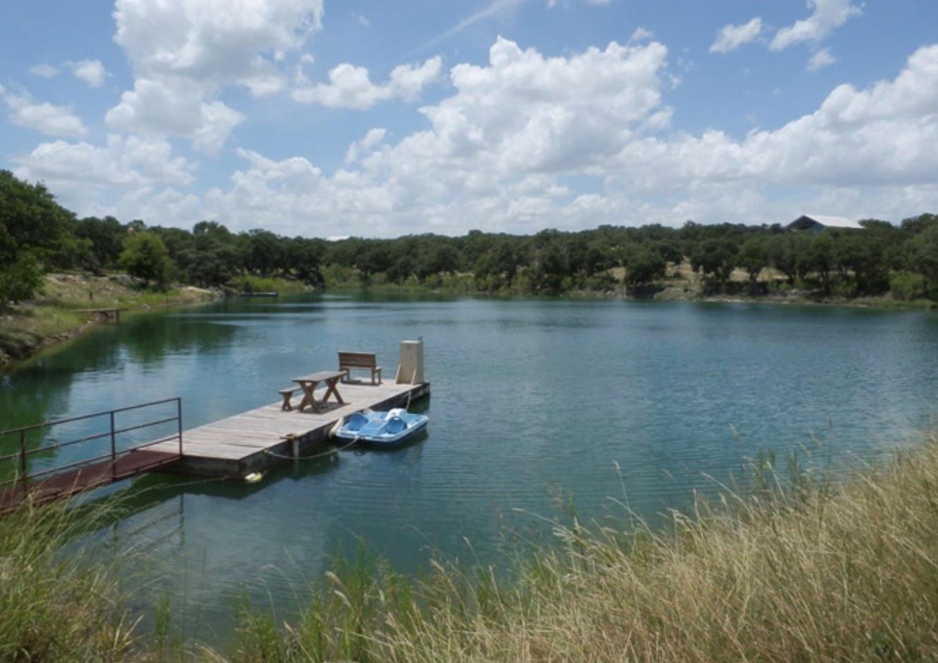 643 Kings Point Dr, Canyon Lake, TX 78133