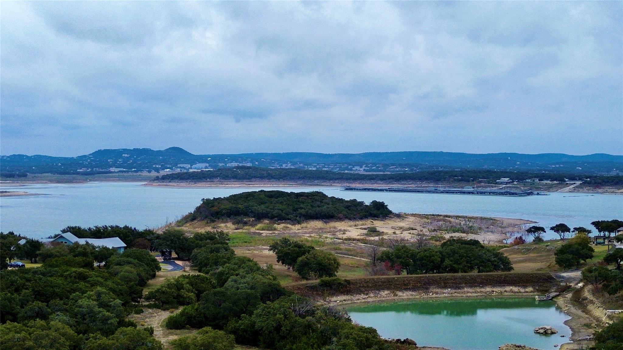 643 Kings Point Dr, Canyon Lake, TX 78133