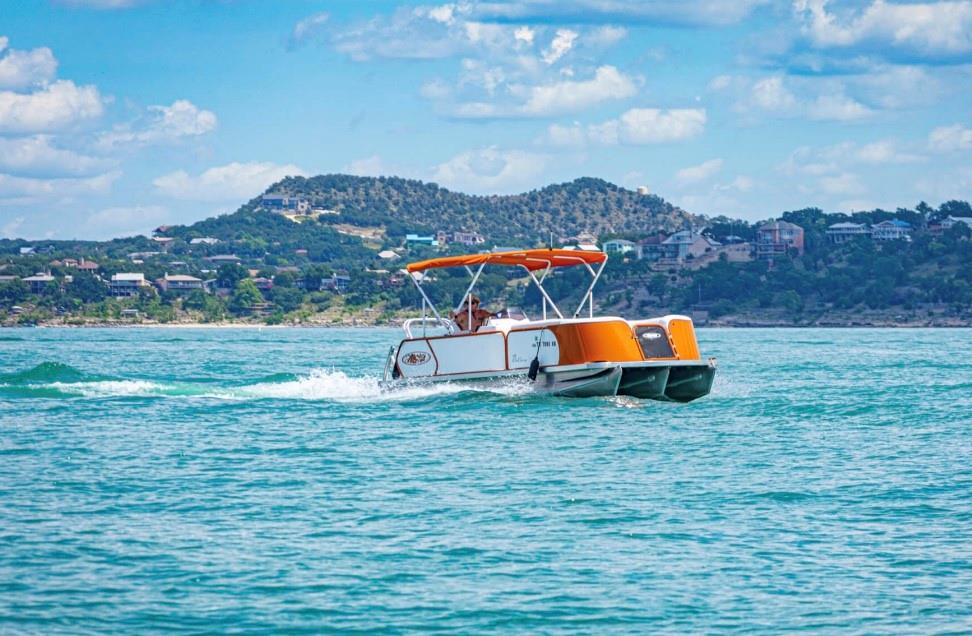 643 Kings Point Dr, Canyon Lake, TX 78133