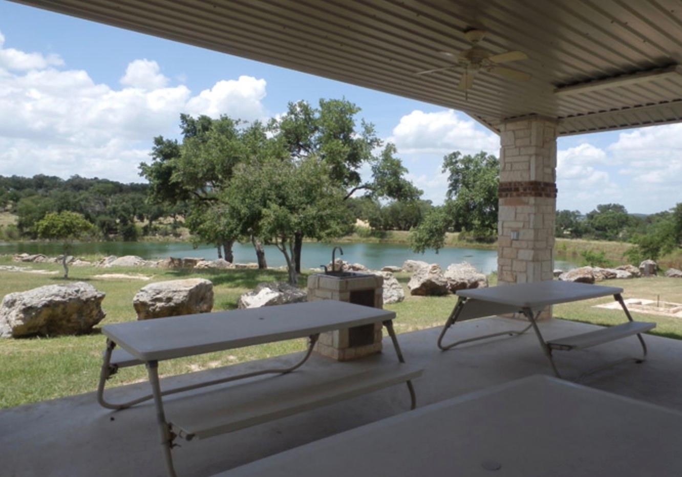643 Kings Point Dr, Canyon Lake, TX 78133