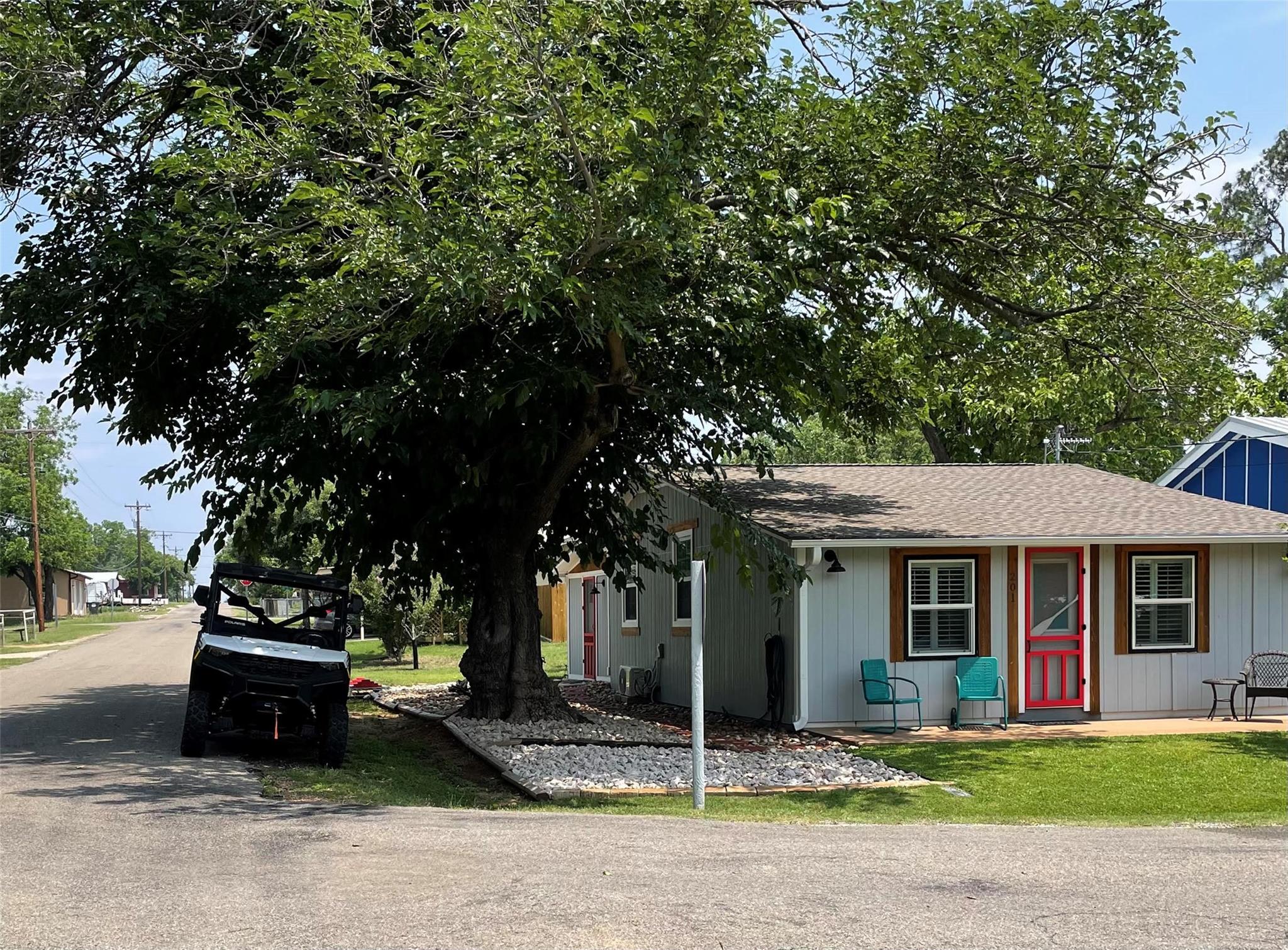 201 Sycamore, Tow, TX 78672