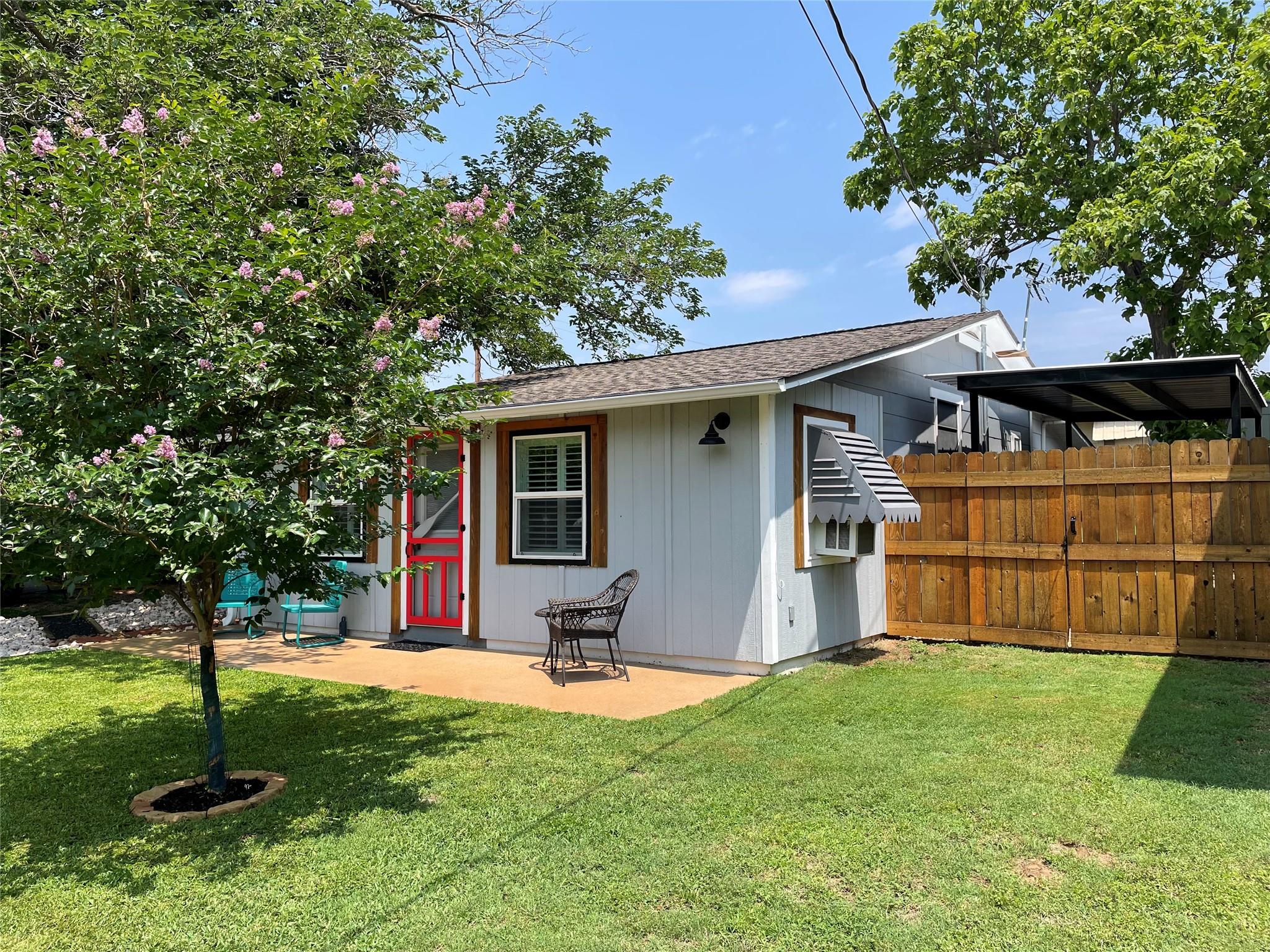 201 Sycamore, Tow, TX 78672