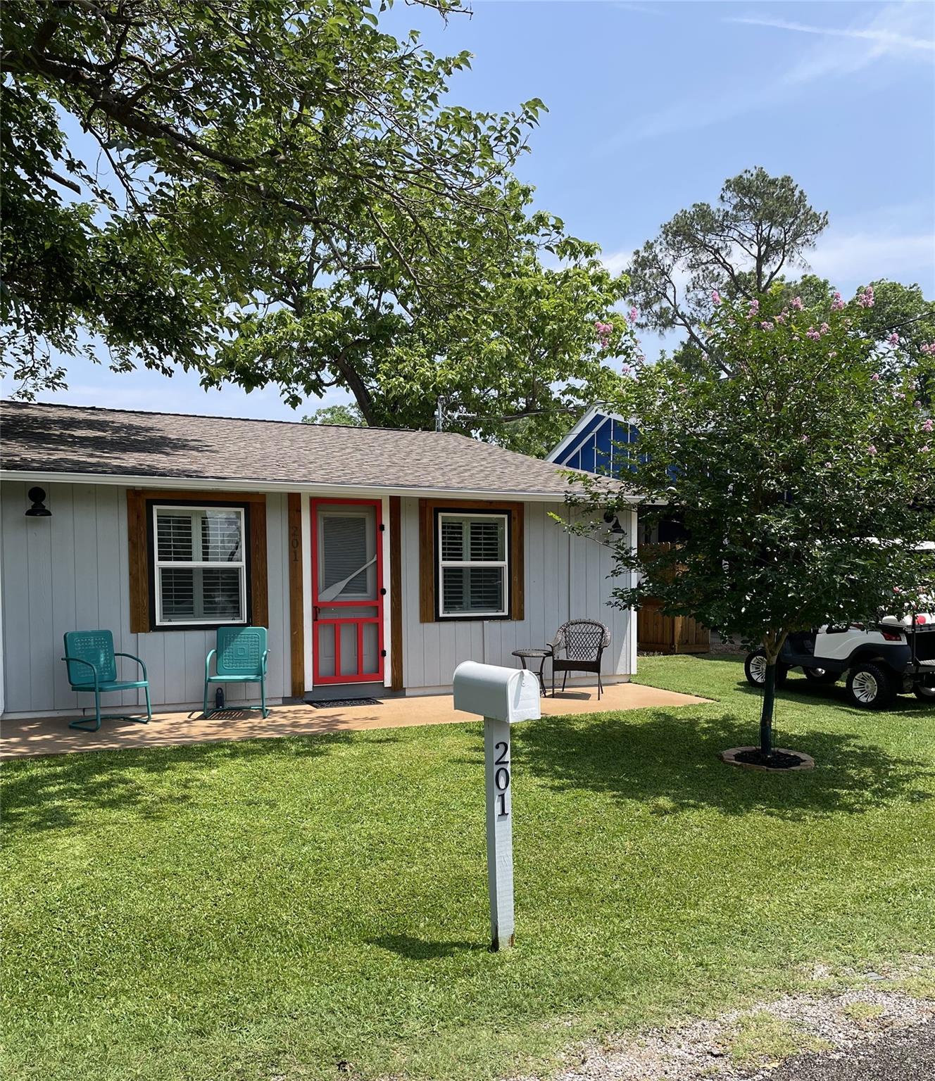 201 Sycamore, Tow, TX 78672
