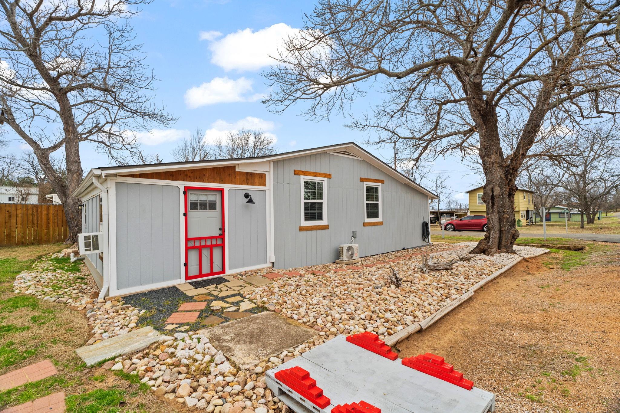 201 Sycamore, Tow, TX 78672