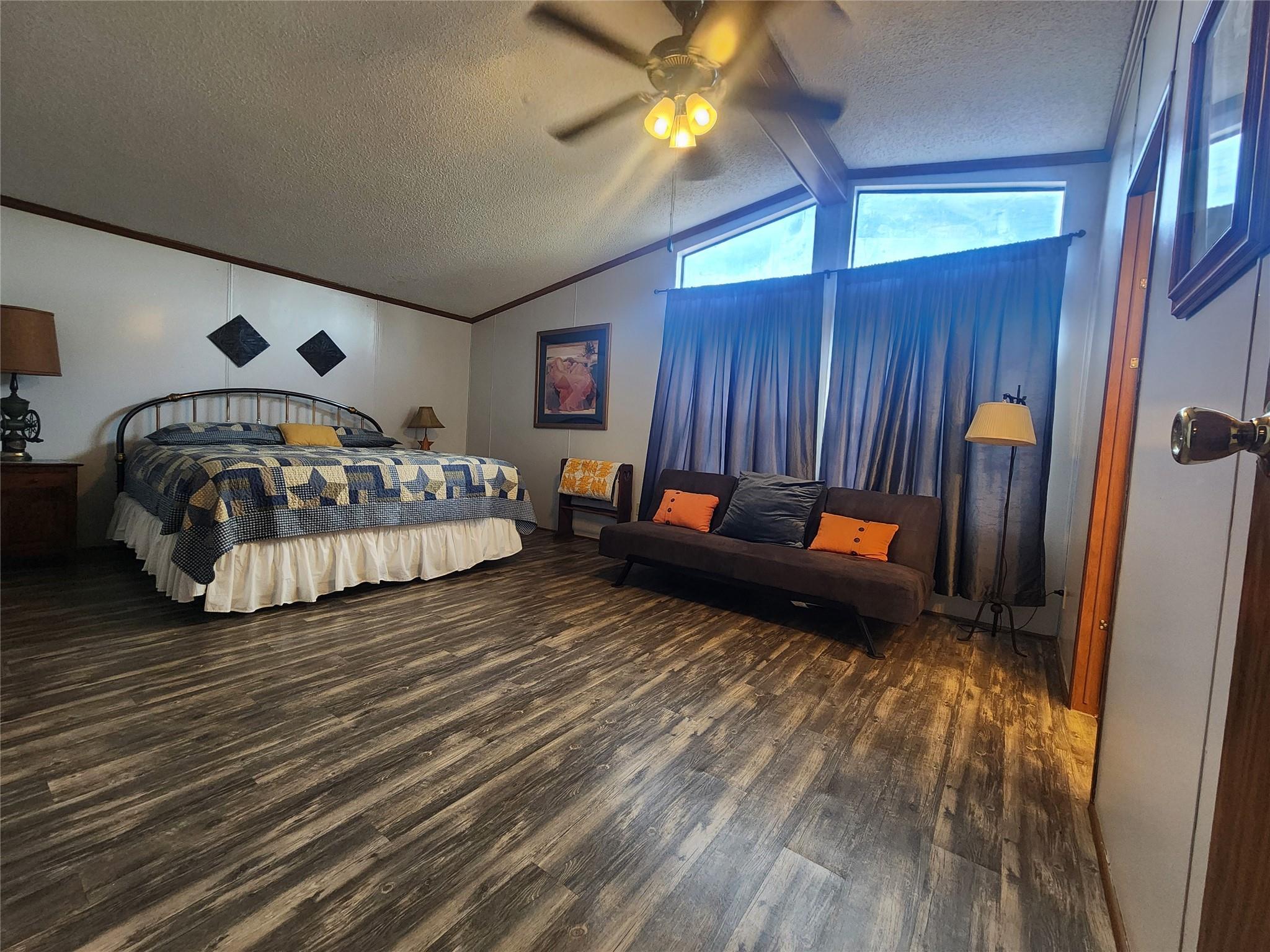 111 S Rio Llano Dr, Llano, TX 78643