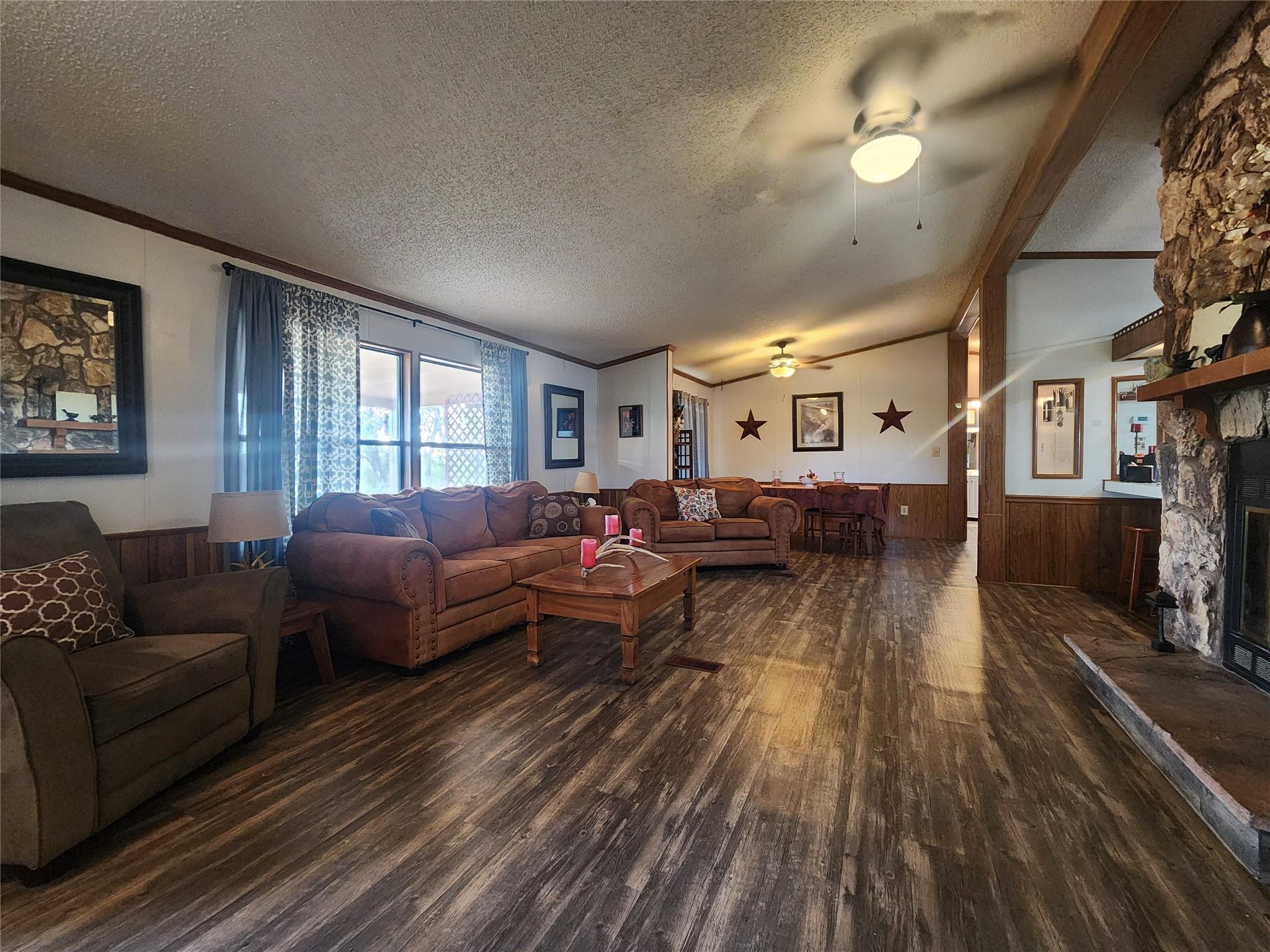 111 S Rio Llano Dr, Llano, TX 78643