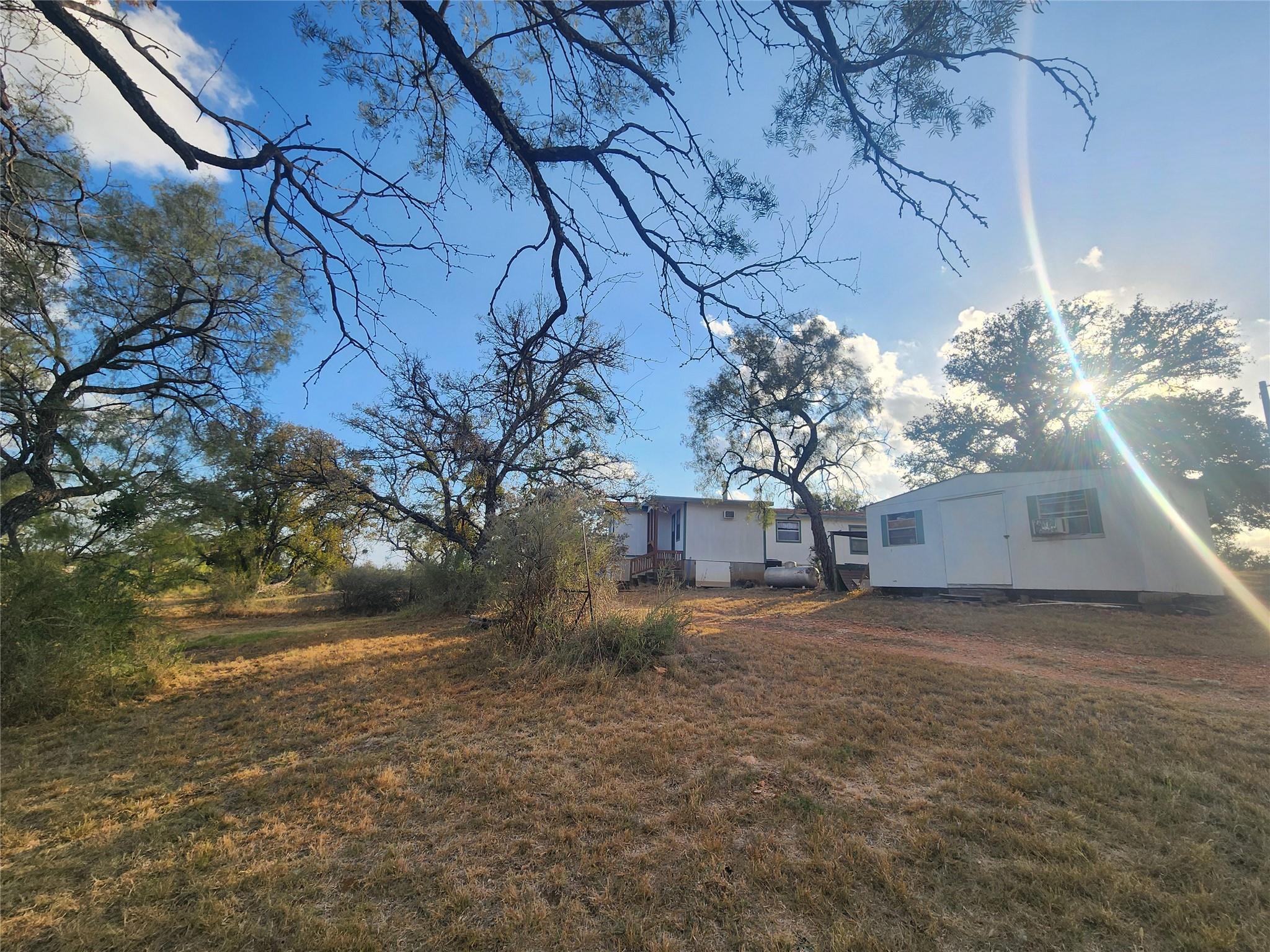 111 S Rio Llano Dr, Llano, TX 78643