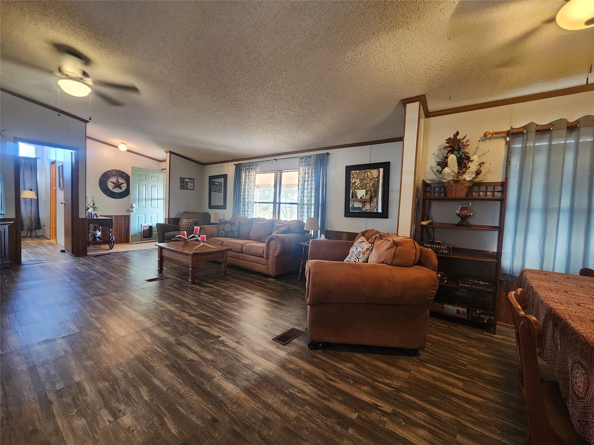 111 S Rio Llano Dr, Llano, TX 78643