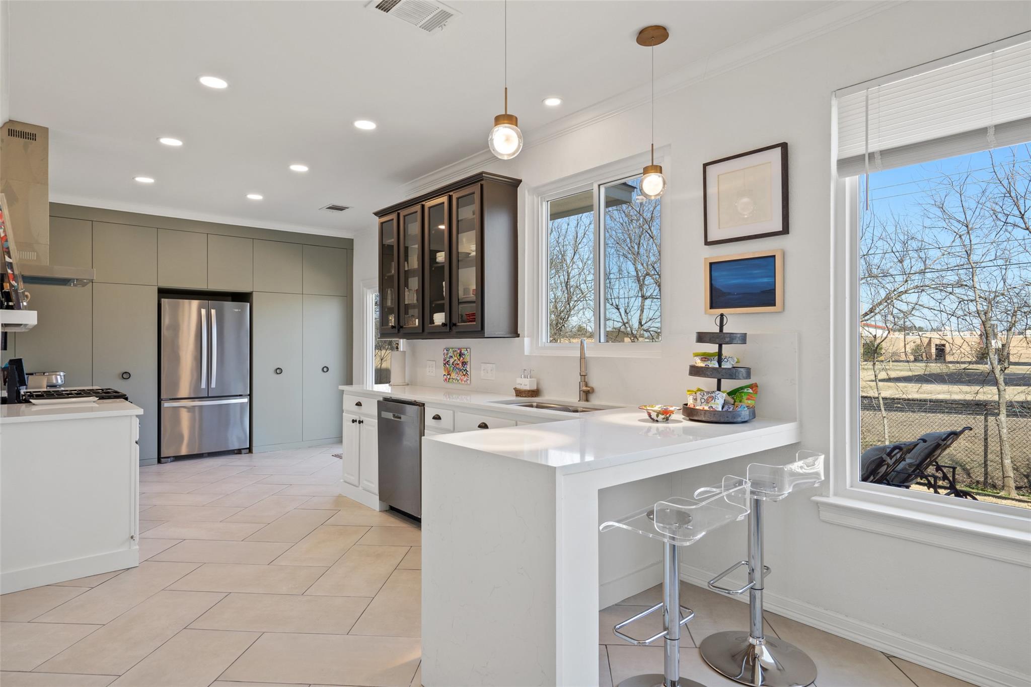 708 Riverlawn Dr, Round Rock, TX 78681