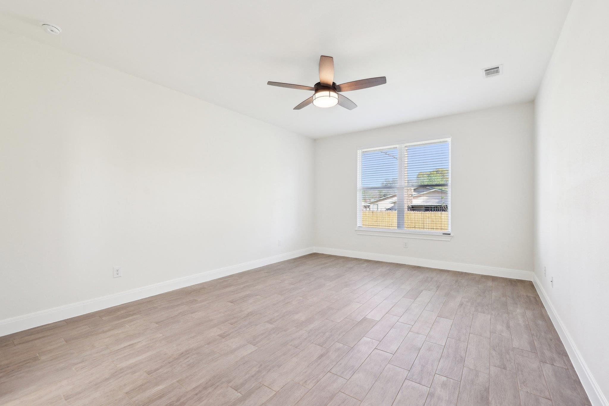 129 Callie St, Smithville, TX 78957