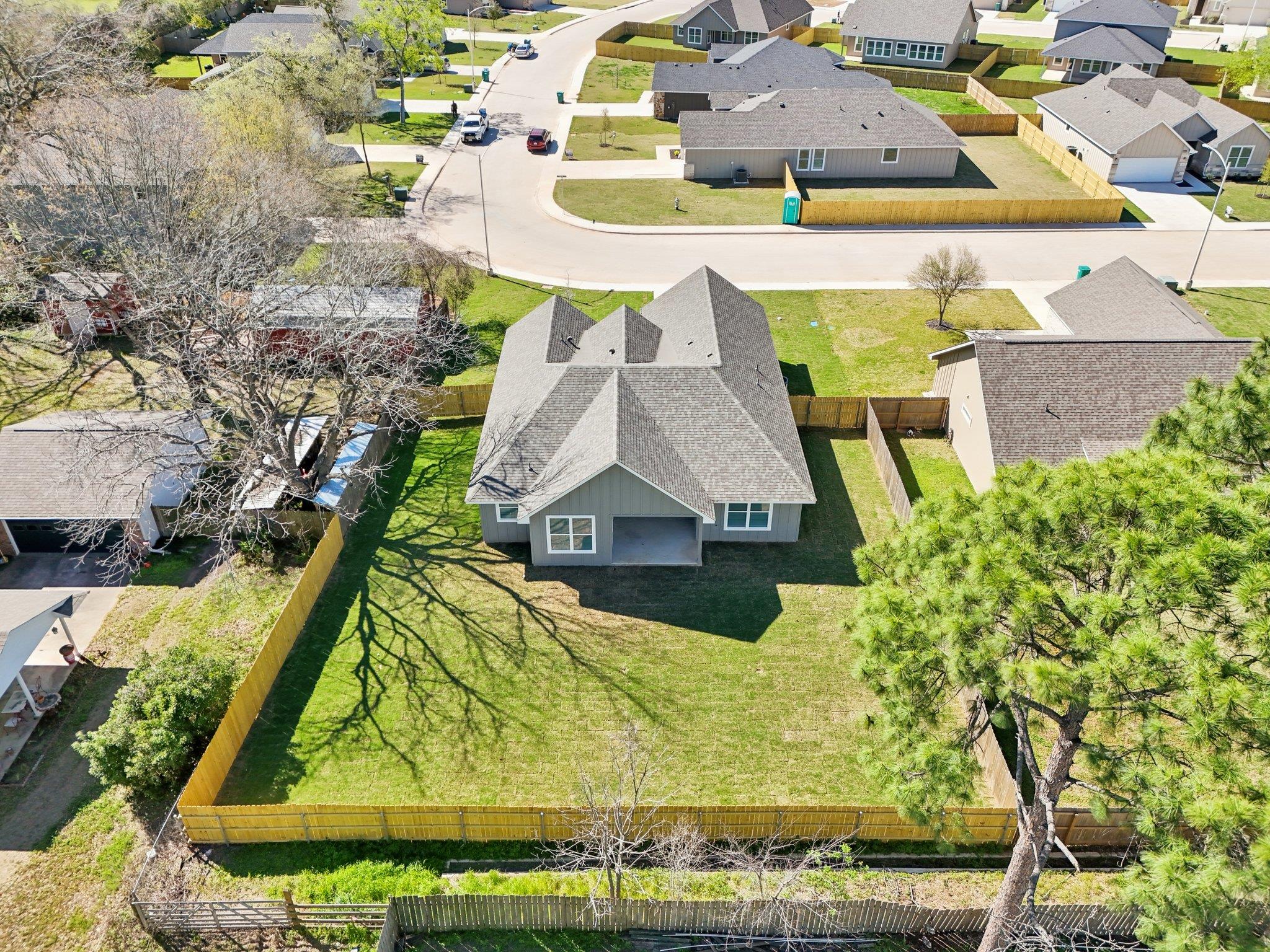 129 Callie St, Smithville, TX 78957