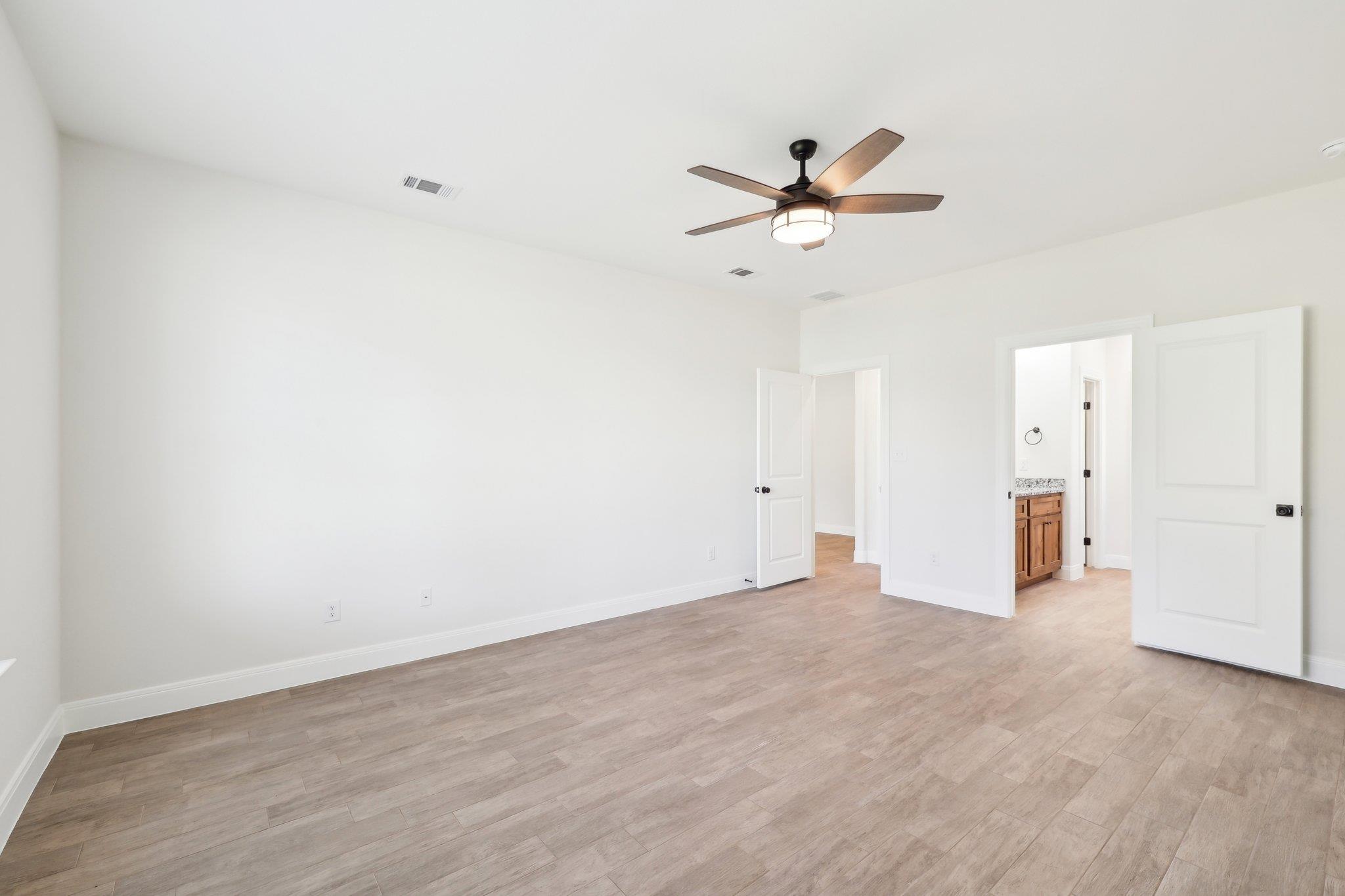 129 Callie St, Smithville, TX 78957