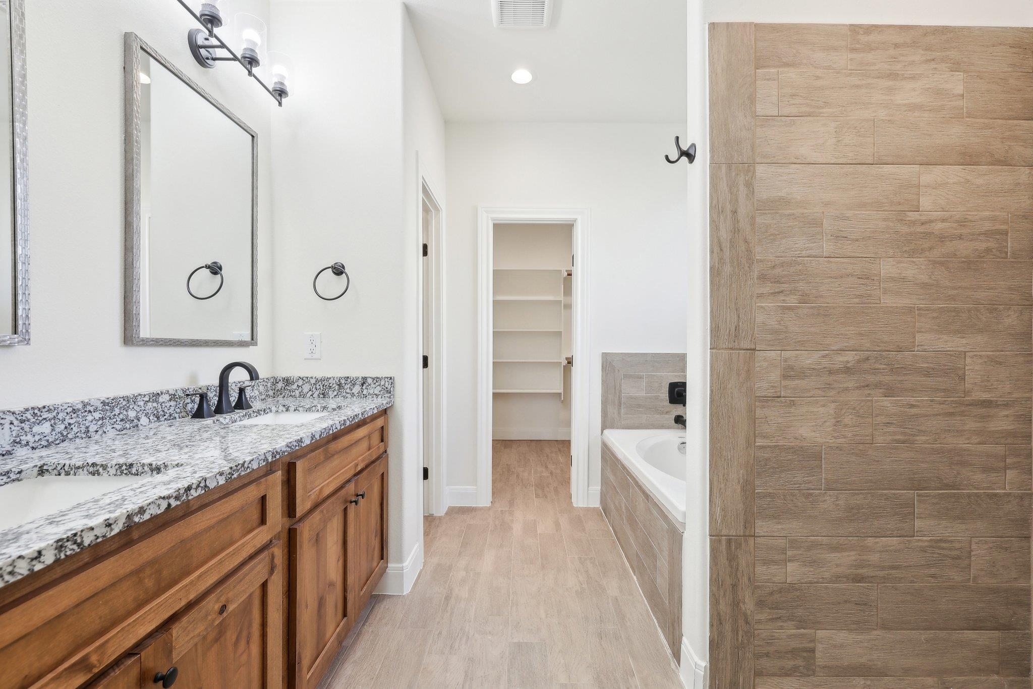 129 Callie St, Smithville, TX 78957
