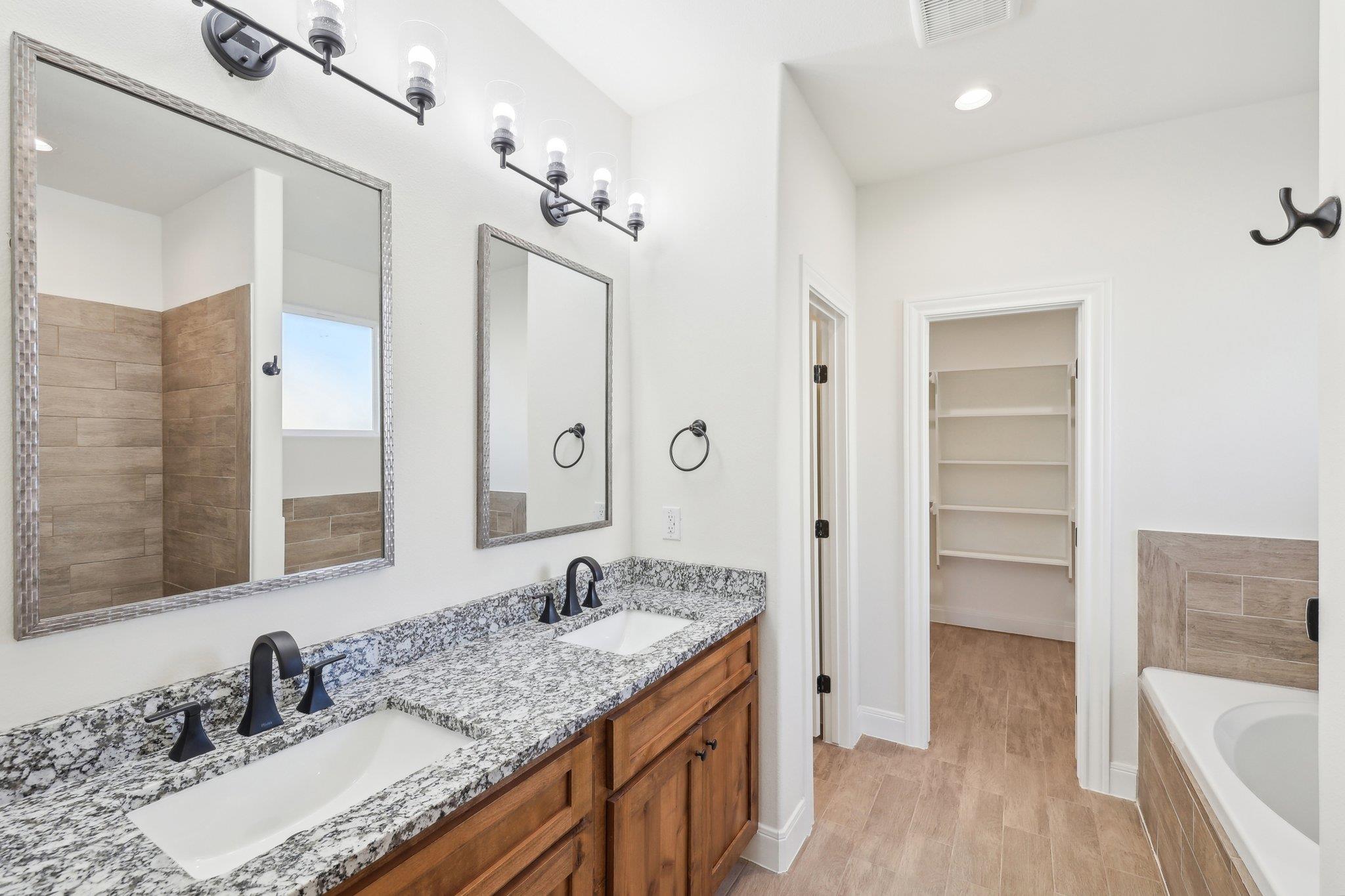 129 Callie St, Smithville, TX 78957