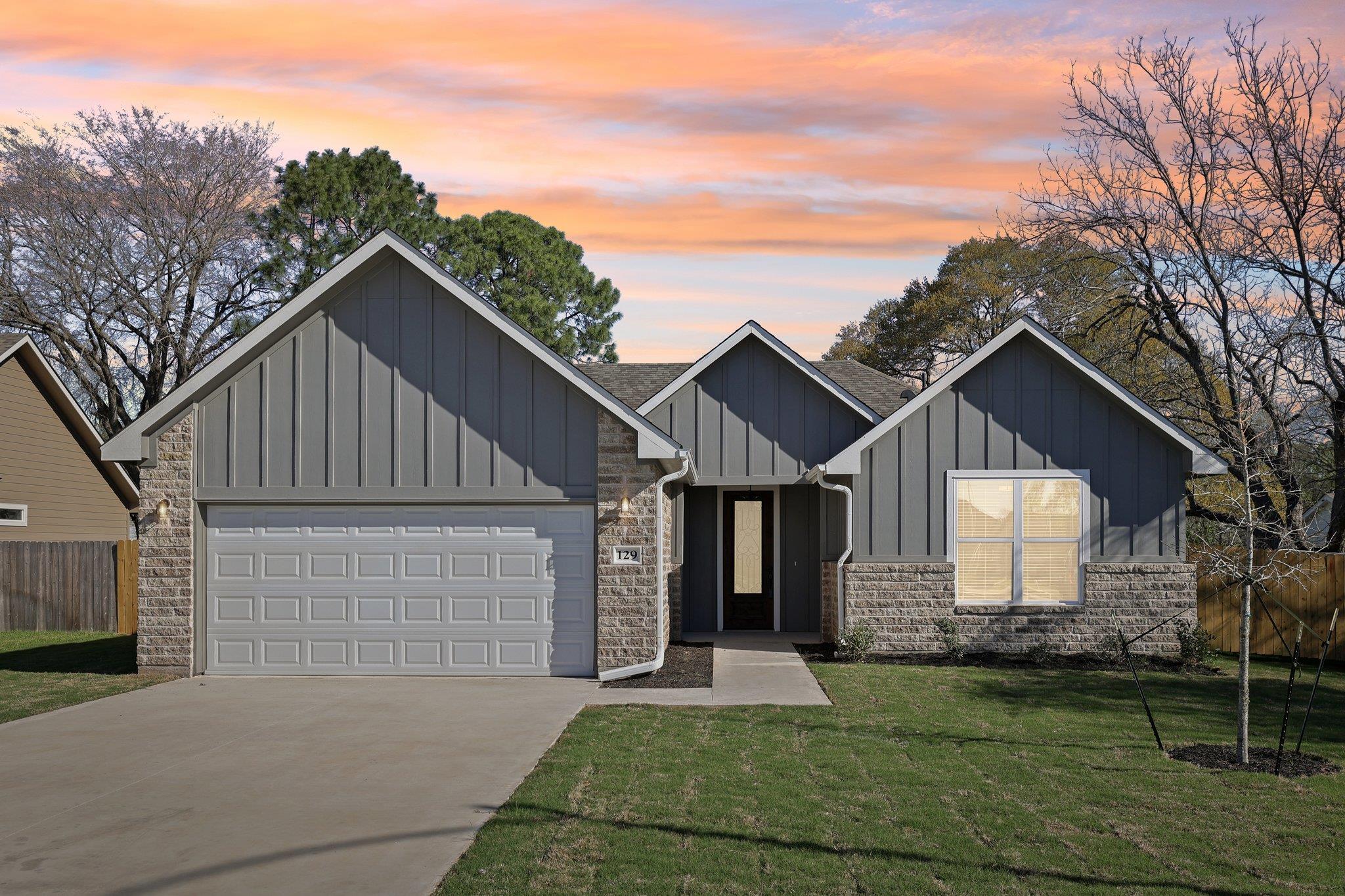 129 Callie St, Smithville, TX 78957