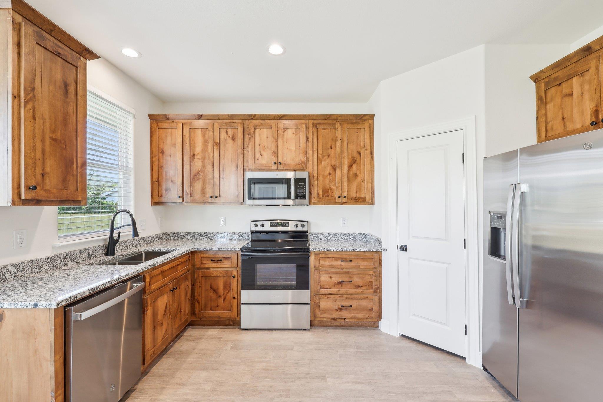 129 Callie St, Smithville, TX 78957