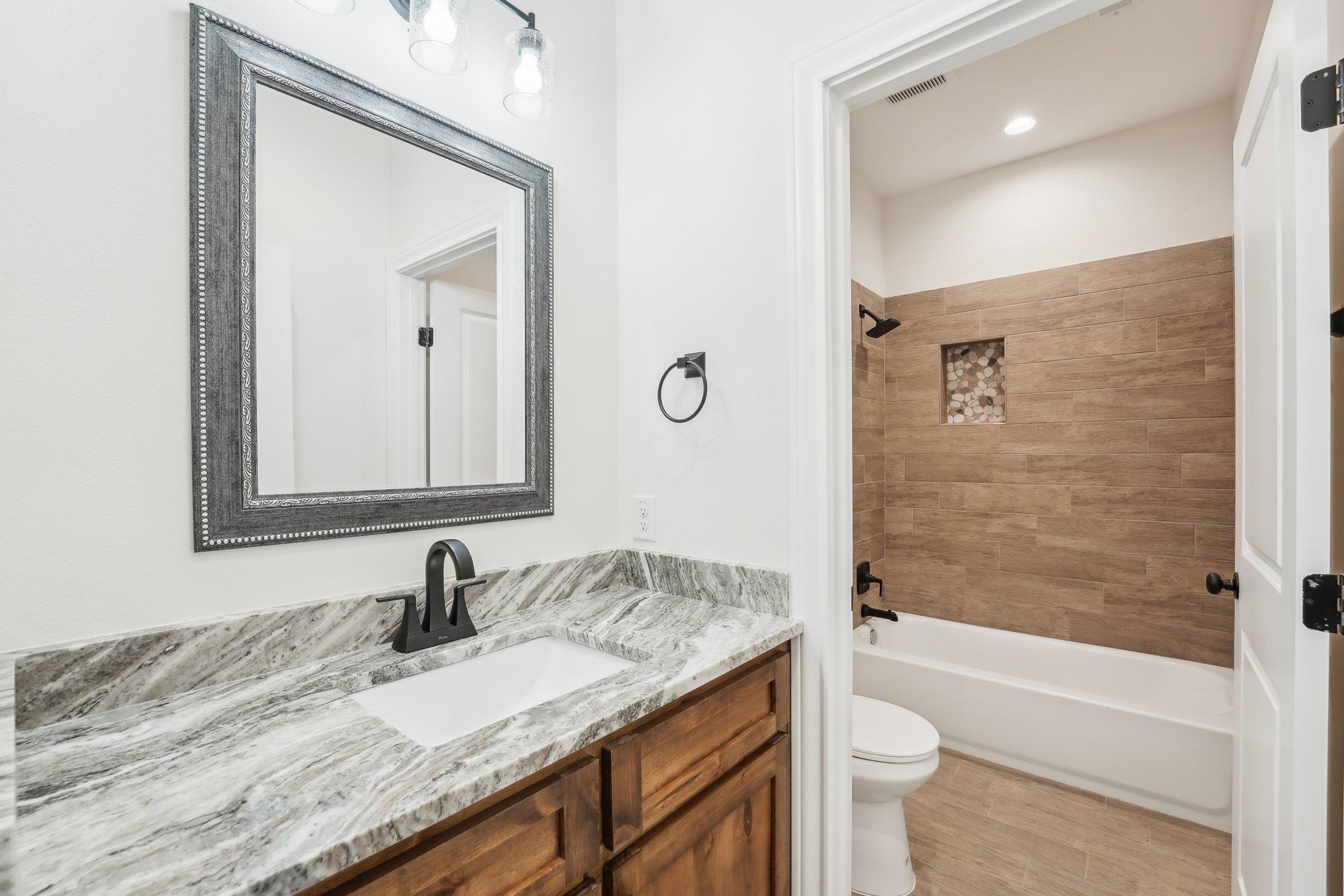 105 Callie St, Smithville, TX 78957