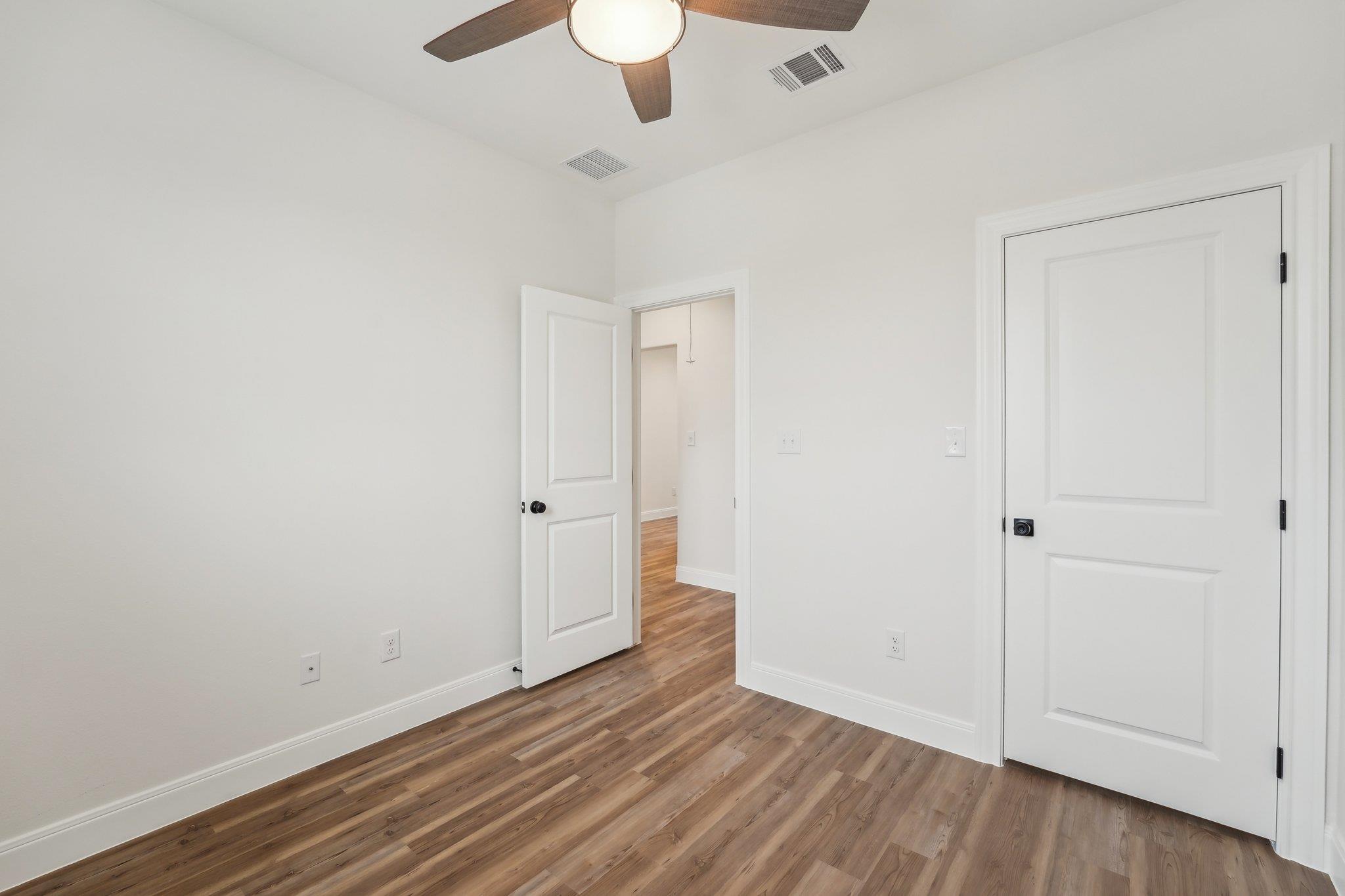 105 Callie St, Smithville, TX 78957