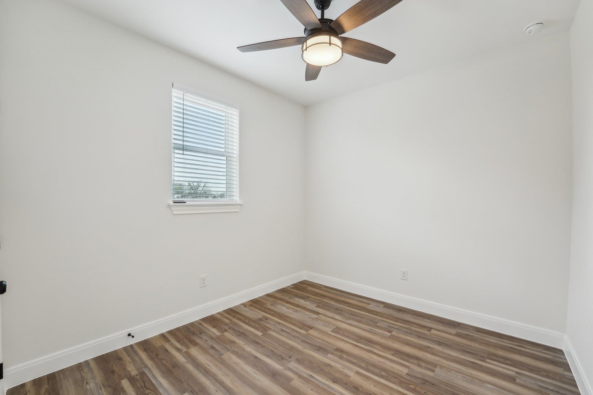 105 Callie St, Smithville, TX 78957