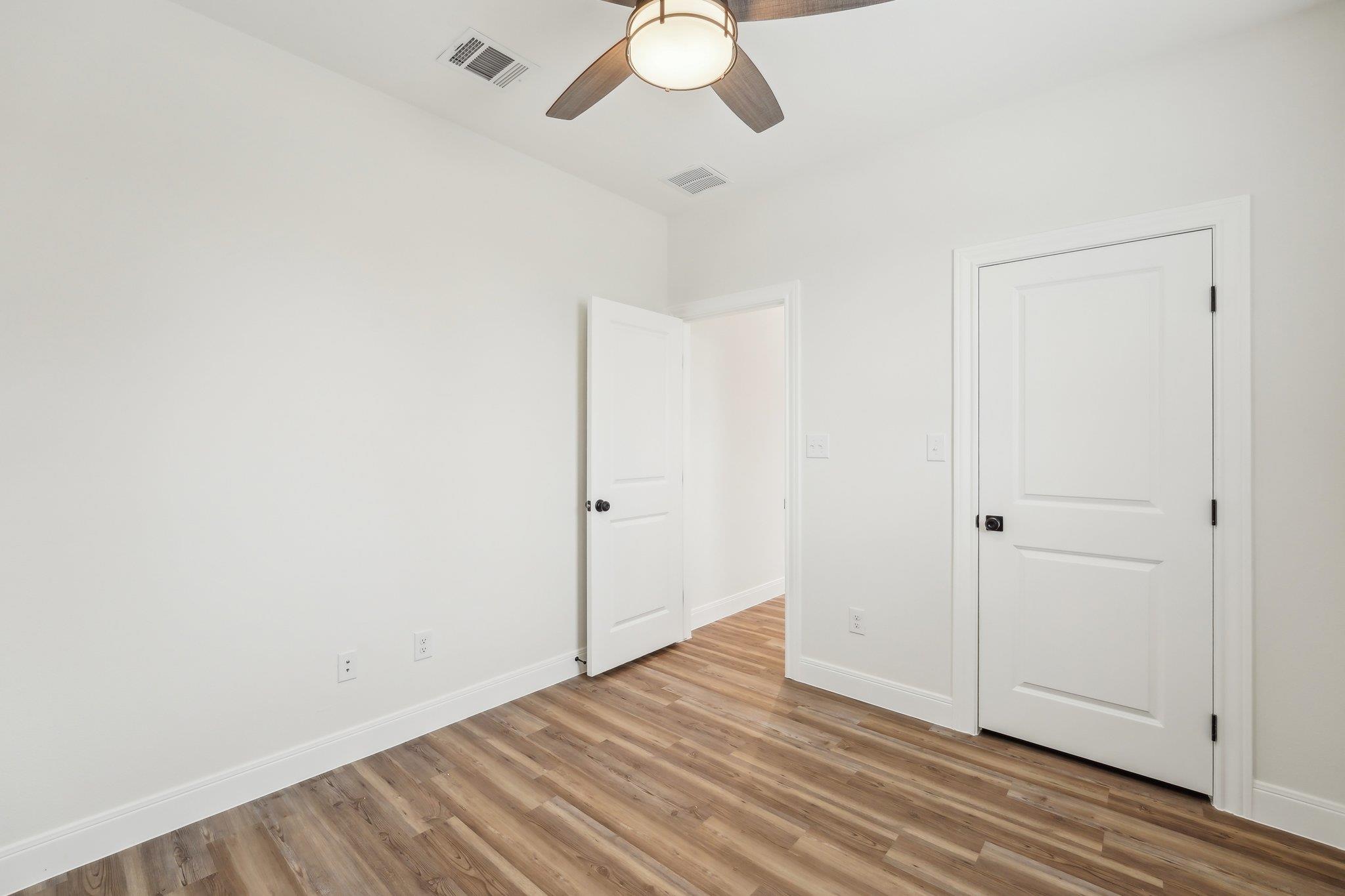 105 Callie St, Smithville, TX 78957