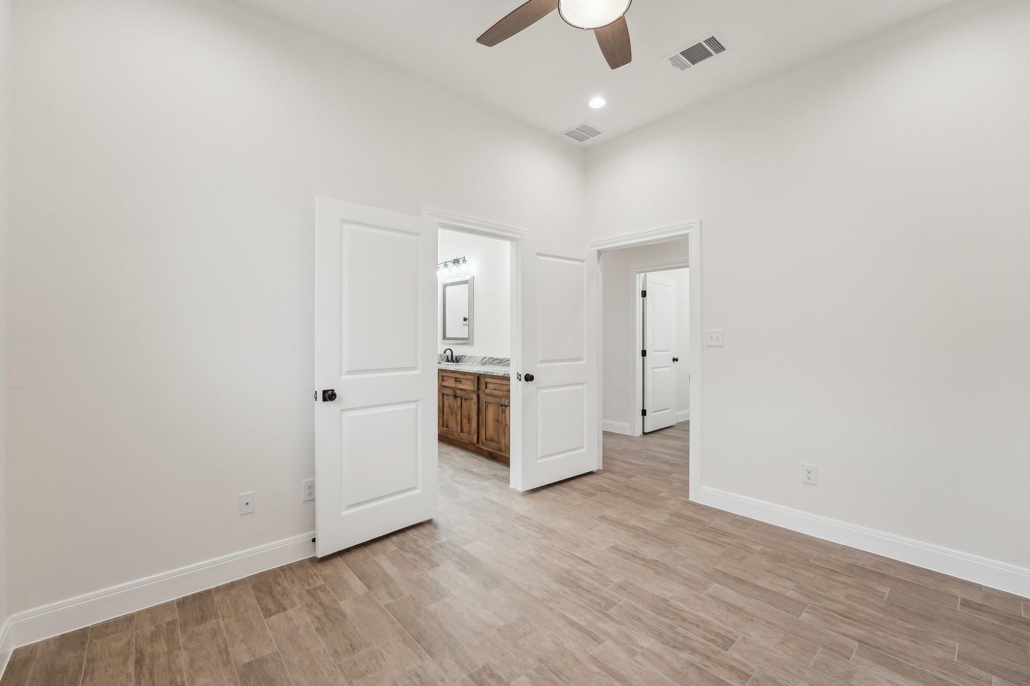 105 Callie St, Smithville, TX 78957