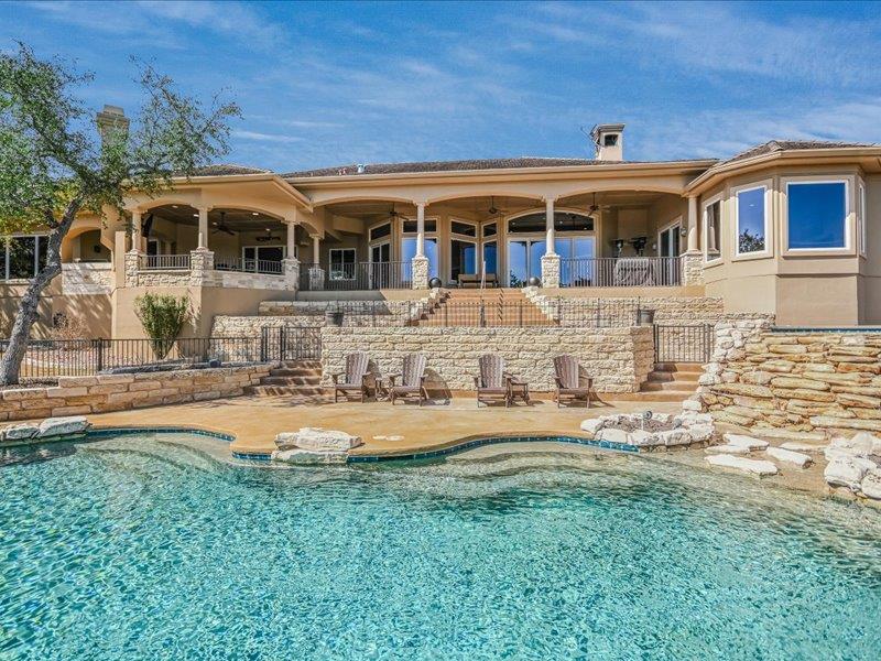 107 N Angel Light Dr, Spicewood, TX 78669