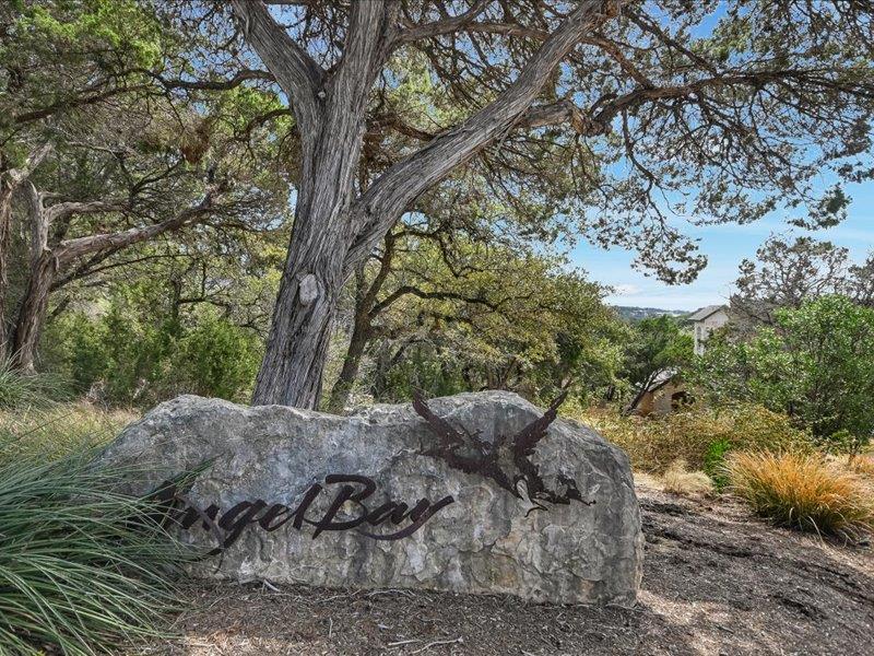 107 N Angel Light Dr, Spicewood, TX 78669