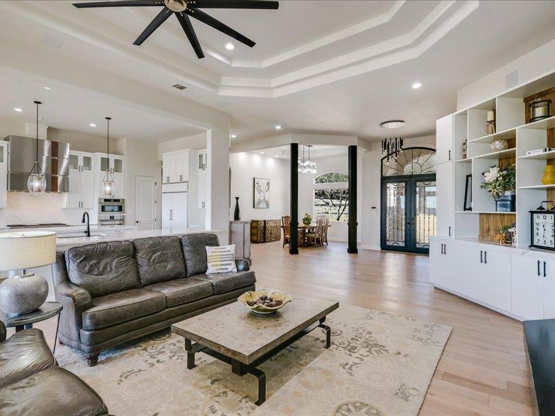 107 N Angel Light Dr, Spicewood, TX 78669