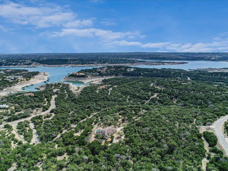 107 N Angel Light Dr, Spicewood, TX 78669