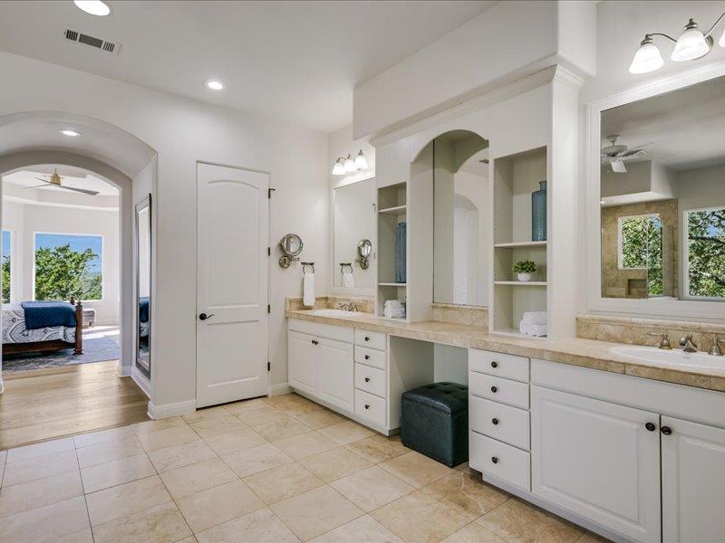 107 N Angel Light Dr, Spicewood, TX 78669