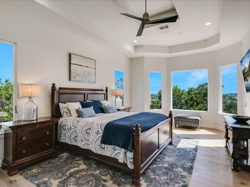 107 N Angel Light Dr, Spicewood, TX 78669