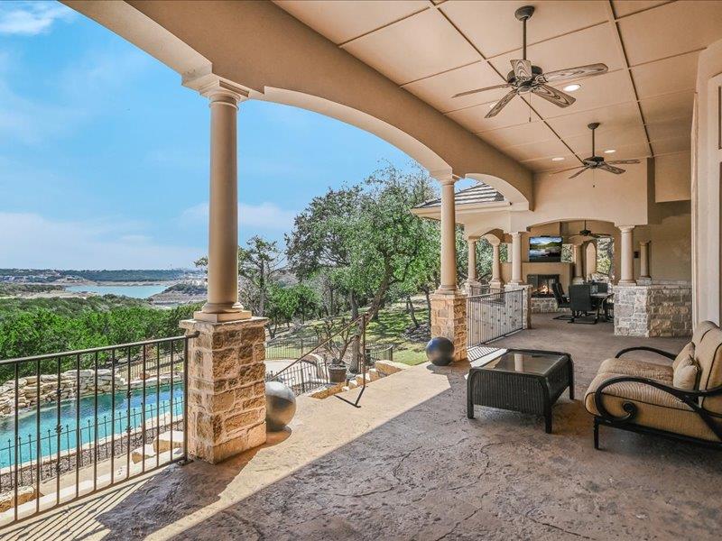 107 N Angel Light Dr, Spicewood, TX 78669