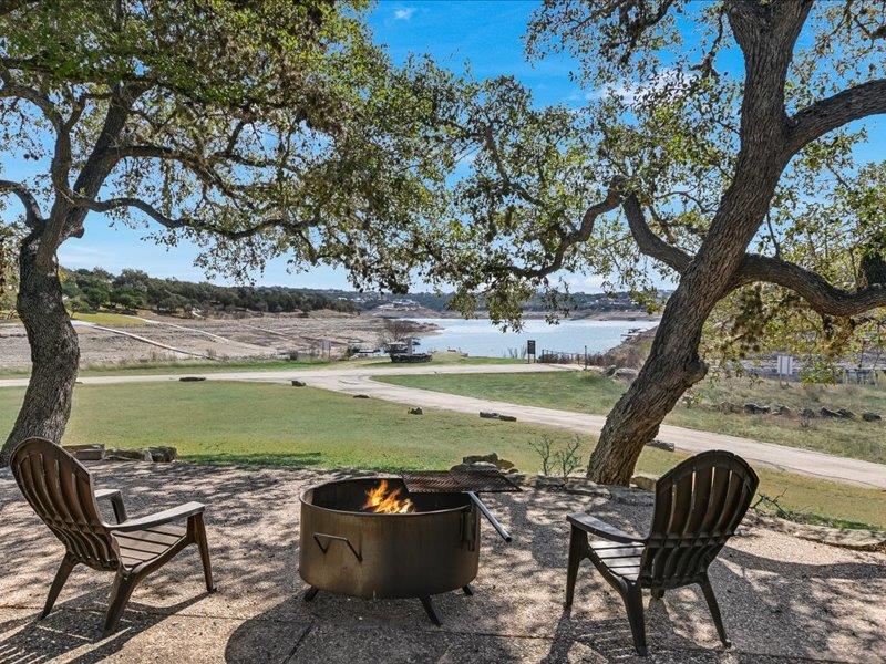 107 N Angel Light Dr, Spicewood, TX 78669