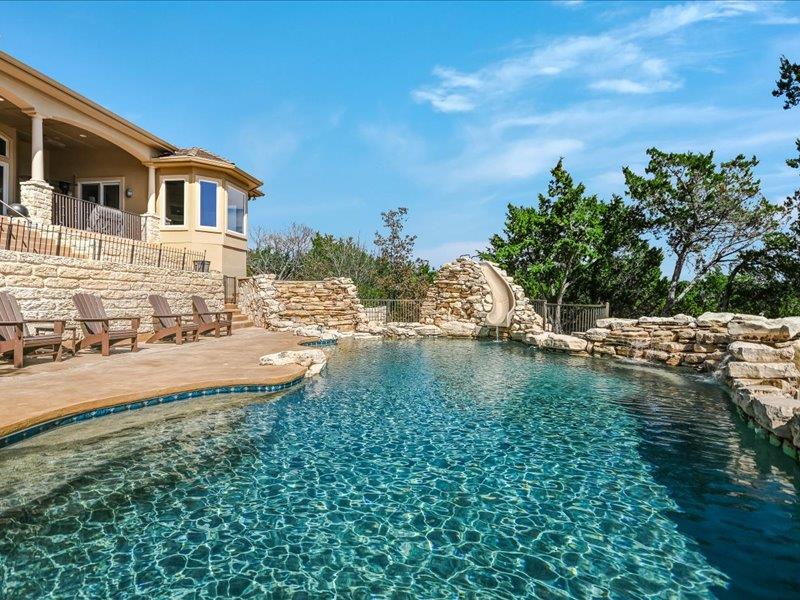107 N Angel Light Dr, Spicewood, TX 78669