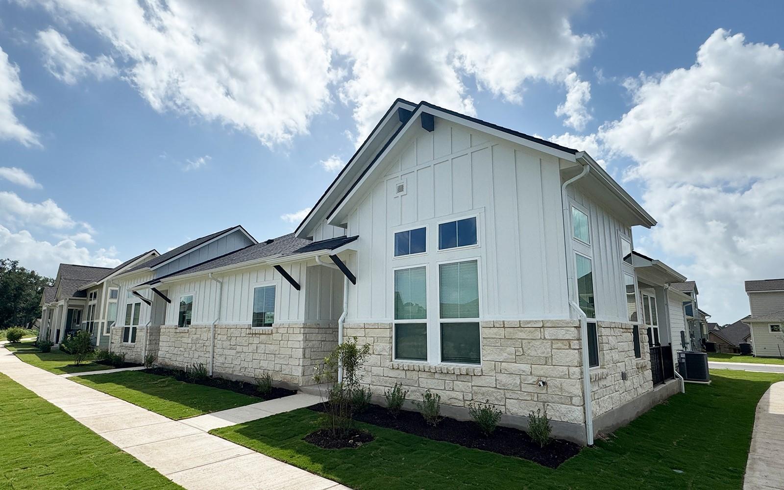 136 Stewart Dr # 101, San Marcos, TX 78666