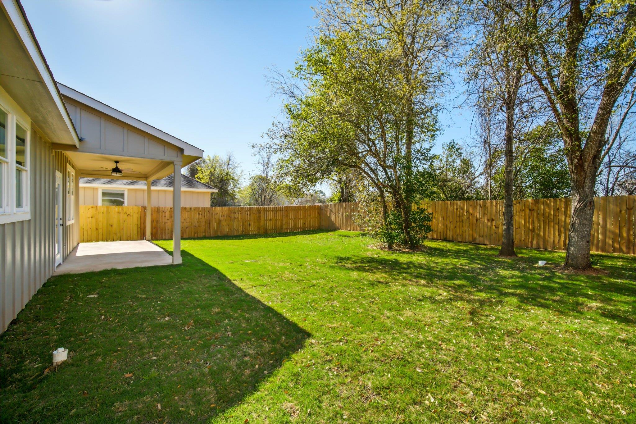 109 Callie St, Smithville, TX 78957