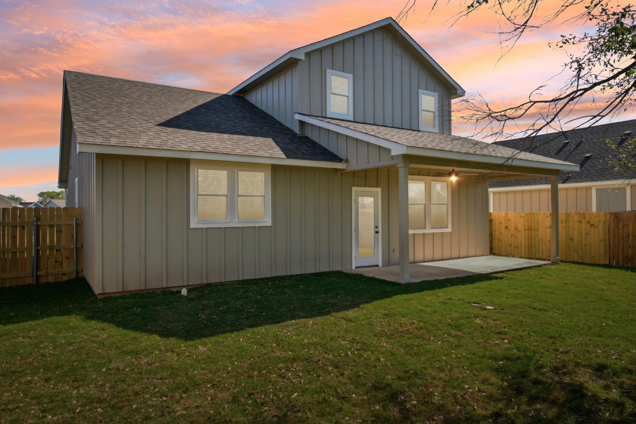 109 Callie St, Smithville, TX 78957