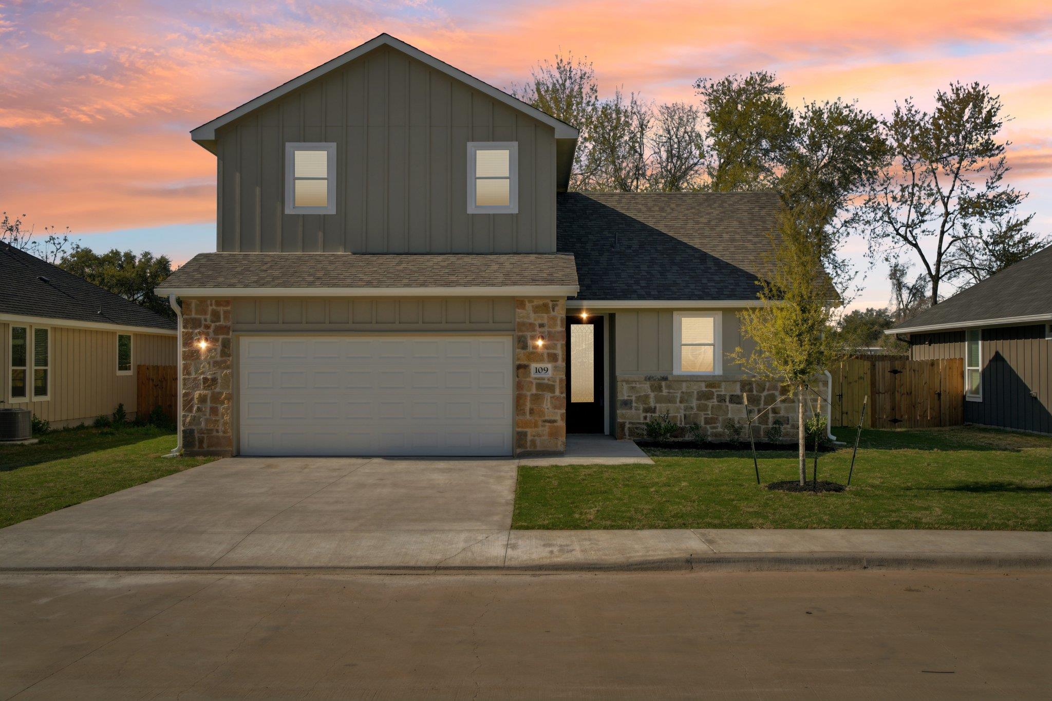 109 Callie St, Smithville, TX 78957