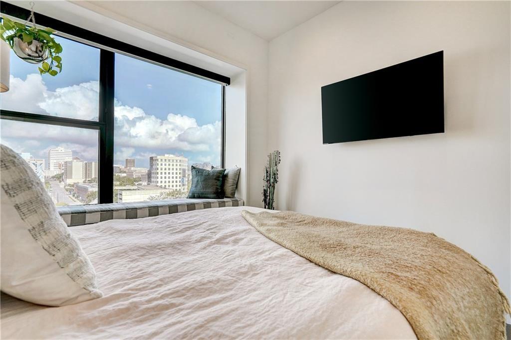 800 Embassy Dr # 319, Austin, TX 78702