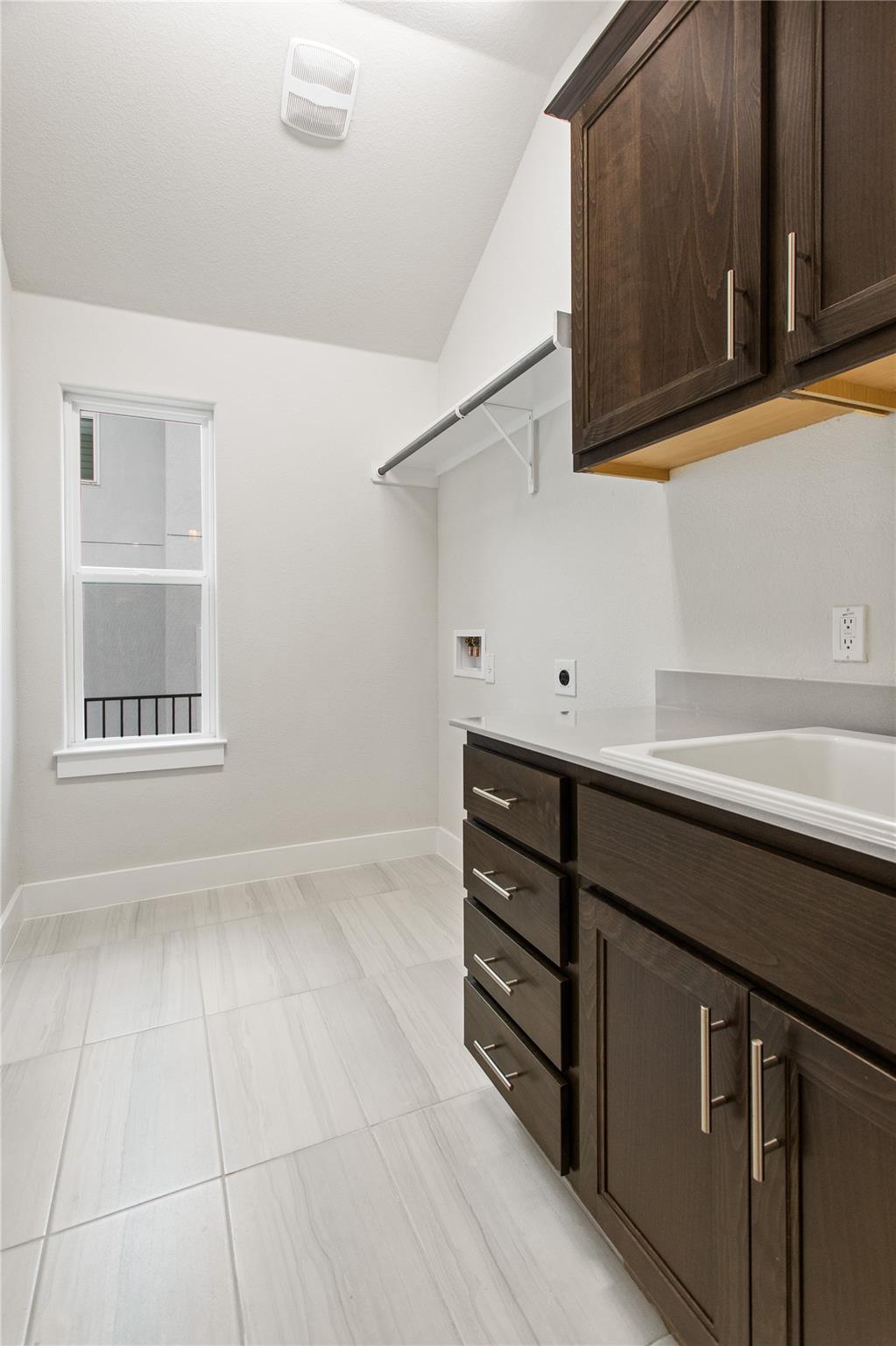 422 Sitlington Ln, Austin, TX 78738