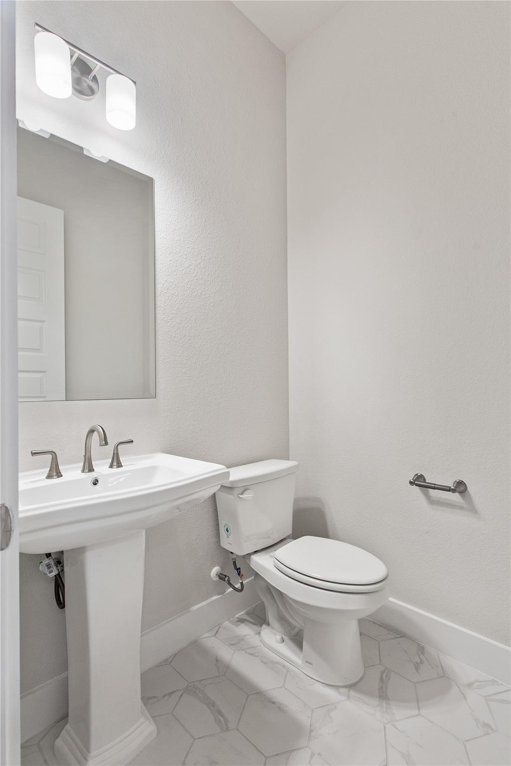 422 Sitlington Ln, Austin, TX 78738