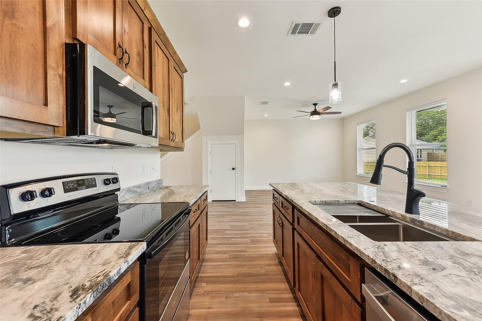 112 Callie St, Smithville, TX 78957