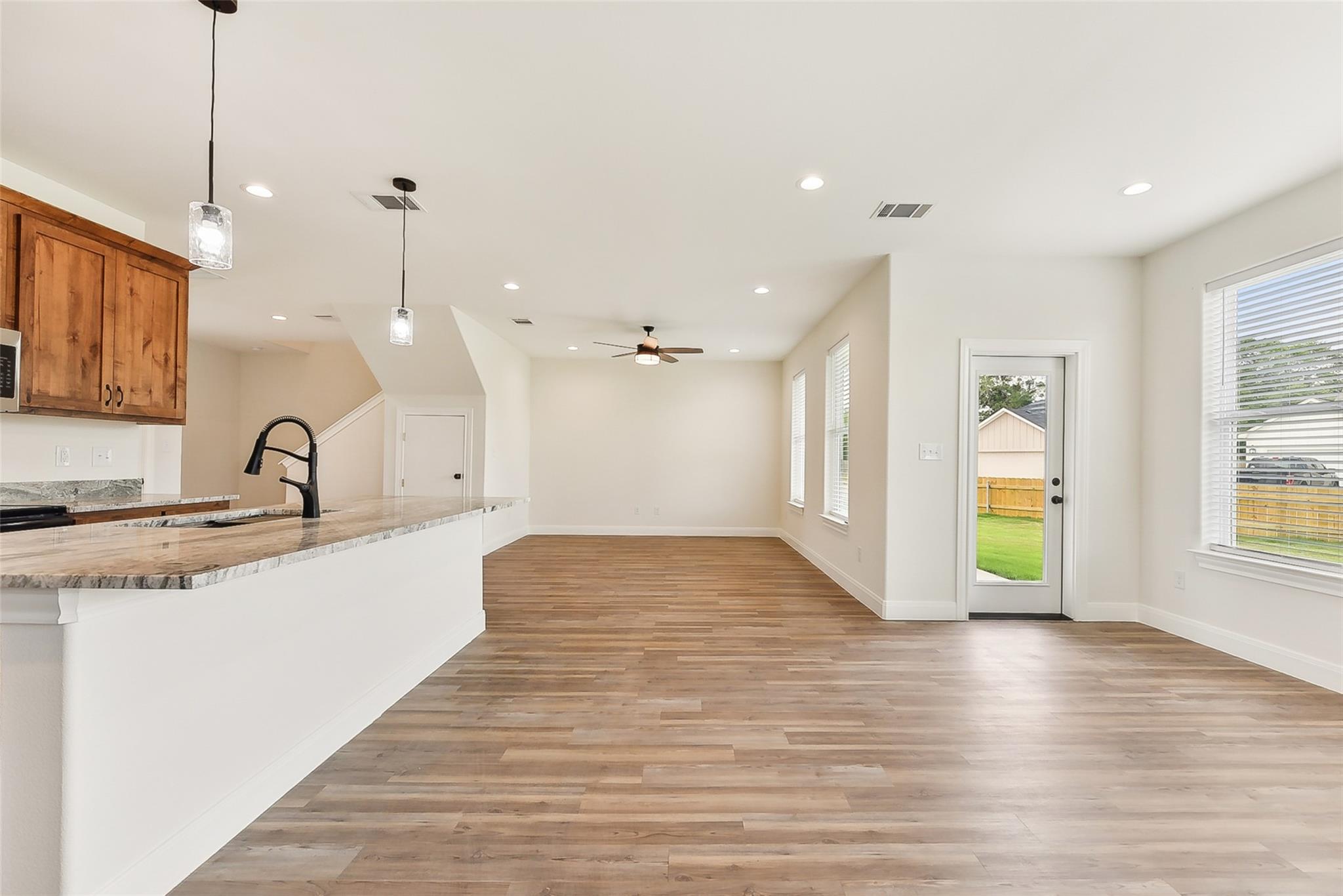 112 Callie St, Smithville, TX 78957