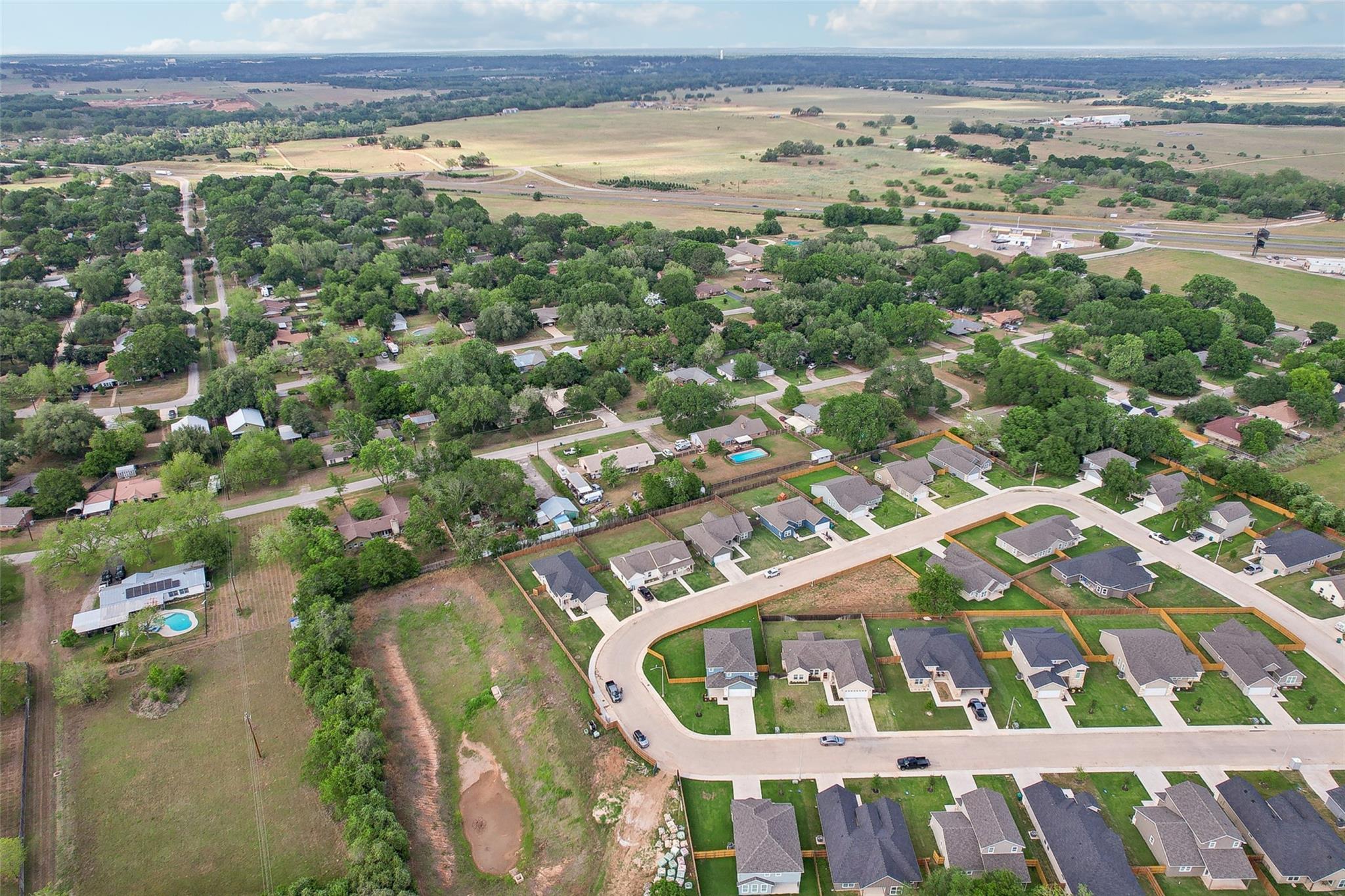 112 Callie St, Smithville, TX 78957